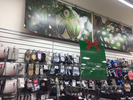 Department Store «T.J. Maxx», reviews and photos, 1751 Ritchie Station Ct, Capitol Heights, MD 20743, USA