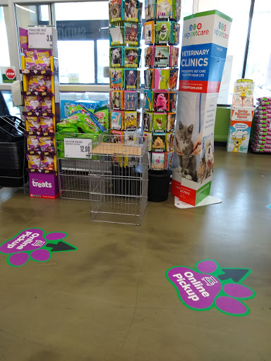 Pet Supply Store «Pet Supplies Plus», reviews and photos, 126 E Main St, Smithtown, NY 11787, USA