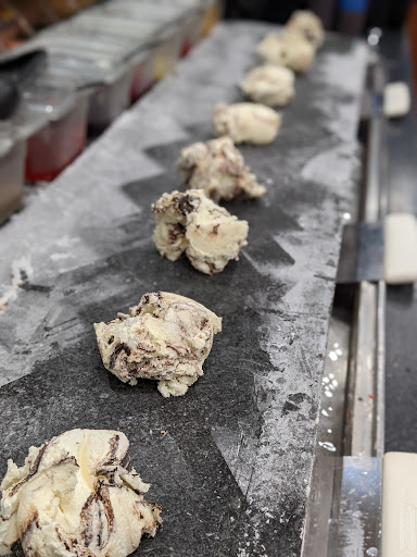 Ice Cream Shop «Cold Stone Creamery», reviews and photos, 76 South La Grange Road, La Grange, IL 60525, USA