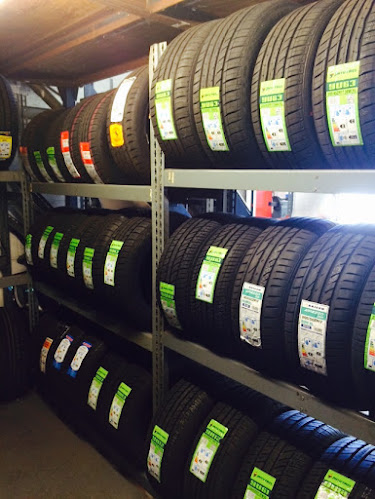 Doncaster Tyres, Armthorpe - Tire shop