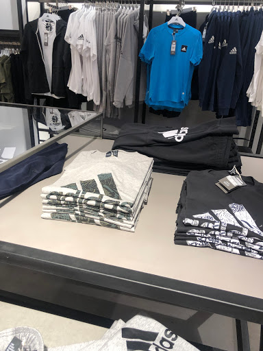 اديداس بارك مول 