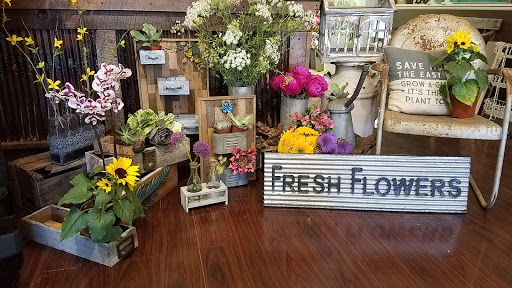 Florist «The Rustic Rose Flowers and Collectibles», reviews and photos, 220 W Main St, Williamsburg, OH 45176, USA