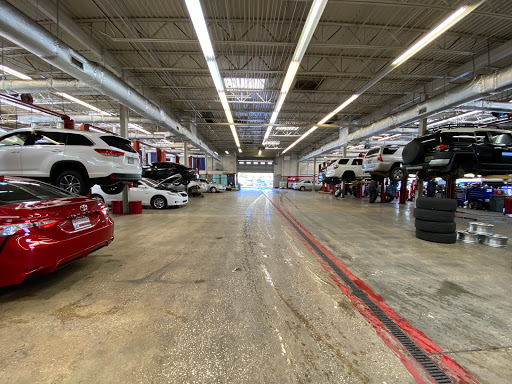 Toyota Dealer «Springhill Toyota», reviews and photos, 3062 Government Blvd, Mobile, AL 36606, USA