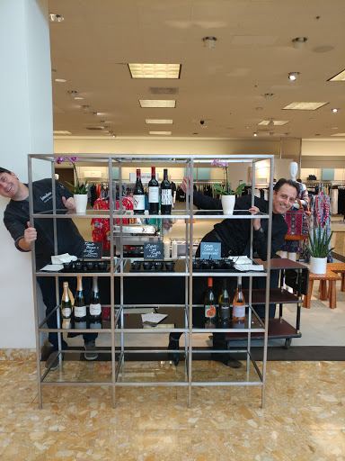 Clothing Store «Neiman Marcus», reviews and photos, 2442 E Sunrise Blvd, Fort Lauderdale, FL 33304, USA