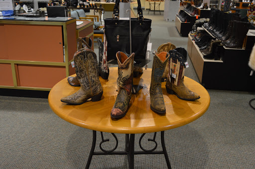 Shoe Store «Reyers Shoe Store», reviews and photos, 40 S Water Ave, Sharon, PA 16146, USA