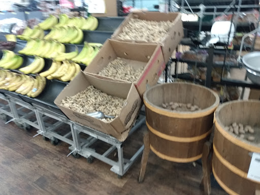 Grocery Store «The Hometown Market», reviews and photos, 401 Plaza Dr, Eustis, FL 32726, USA