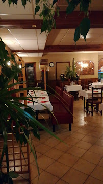 Atmosphère du Restaurant Aux Menus Plaisirs à La Ferté-Gaucher - n°5