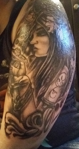 Tattoo Shop «Cloak and Dagger Tattoo», reviews and photos, 641 N Riverside Dr, Clarksville, TN 37040, USA