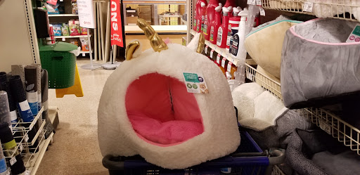 Pet Supply Store «PetSmart», reviews and photos, 13241 Gateway Center Dr, Gainesville, VA 20155, USA