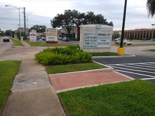 Barber Shop «Woodlake Barber Shop», reviews and photos, 2537 S Gessner Rd #101, Houston, TX 77063, USA