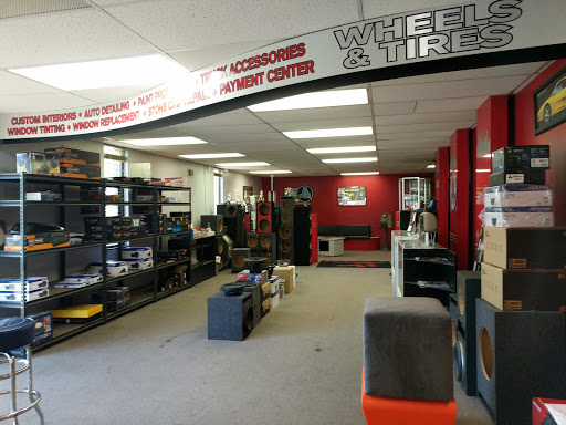 Car Stereo Store «WOW Electronics», reviews and photos, 21165 Gratiot Ave, Eastpointe, MI 48021, USA