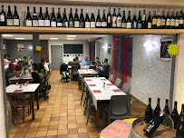 Atmosphère du Restaurant Le Comptoir des crus à Caubios-Loos - n°17