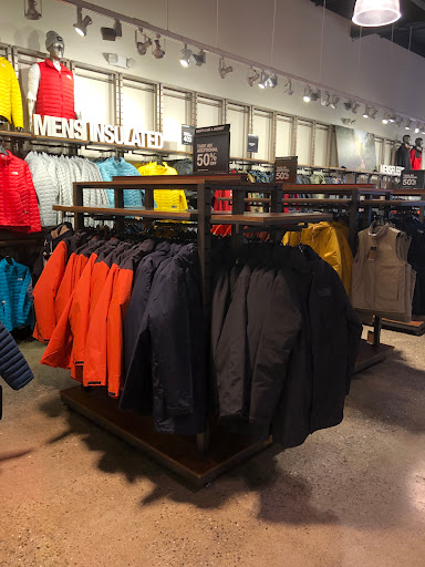 Clothing Store «The North Face Outlet», reviews and photos, 366 Nut Tree Rd, Vacaville, CA 95687, USA