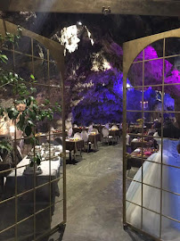 Atmosphère du Restaurant français Restaurant La Grotte à Trans-en-Provence - n°18