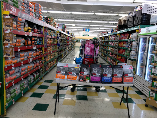 Pet Supply Store «Pet Supplies Plus», reviews and photos, 5092 Mayfield Rd, Lyndhurst, OH 44124, USA