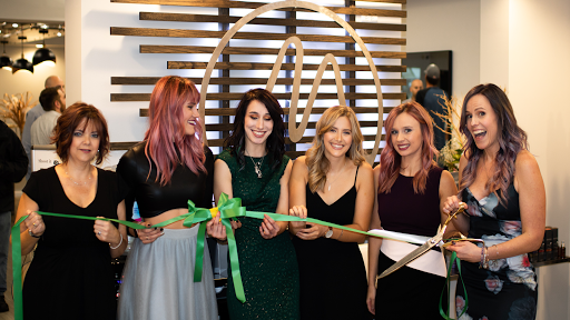 Beauty Salon «Mint Salon», reviews and photos, 827 S State St, Lockport, IL 60441, USA