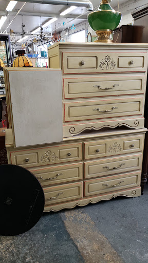 Thrift Store «Bnai Tzedukah Thrift Store», reviews and photos, 203 Sheridan Blvd, Inwood, NY 11096, USA