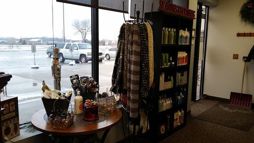 Beauty Salon «Salon Images», reviews and photos, 8175 University Ave NE, Spring Lake Park, MN 55432, USA