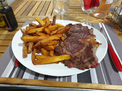 AU PTIT BO BAR à Névian