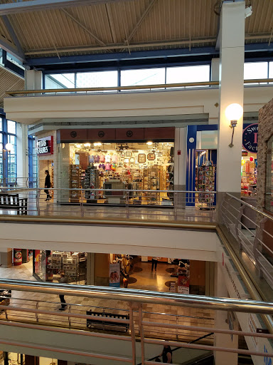 Shopping Mall «Shops at Rivercenter», reviews and photos, 849 E Commerce St, San Antonio, TX 78205, USA