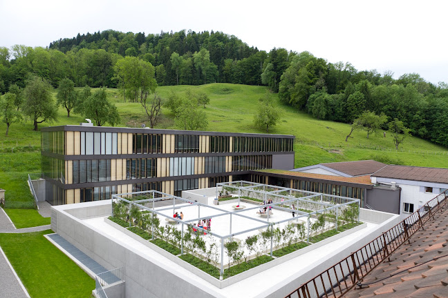 Kommentare und Rezensionen über International School of Zug and Luzern (Zug Campus)