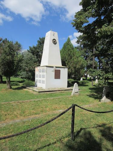Értékelések erről a helyről: Szovjet hősi emlékmű, Simontornya - Parkoló