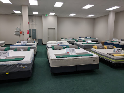 Mattress Store «Mattress Firm Lake Sammamish», reviews and photos, 1810 12th Ave NW b, Issaquah, WA 98027, USA