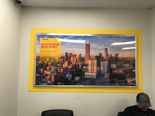 Courier Service «DHL Express», reviews and photos, 3300 Claymoore Park Dr, Houston, TX 77043, USA