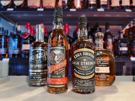 Liquor Store «Macadoodles- South Springfield», reviews and photos, 1455 E Independence St, Springfield, MO 65804, USA