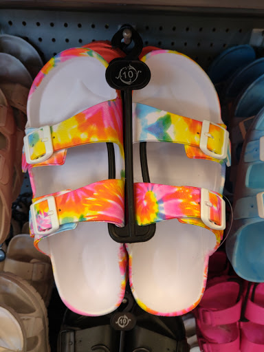 Variety Store «Five Below», reviews and photos, 13401 Shelbyville Rd, Louisville, KY 40243, USA