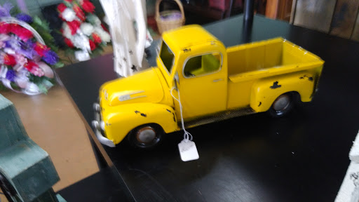 Florist «Evans Florist», reviews and photos, 410 1st Ave E, Oneonta, AL 35121, USA