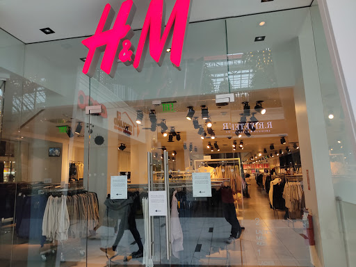 Clothing Store «H&M», reviews and photos, 140 Easton Station, Columbus, OH 43219, USA