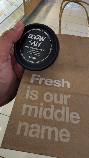 Cosmetics Store «Lush», reviews and photos, 2148 Glendale Galleria, Glendale, CA 91210, USA
