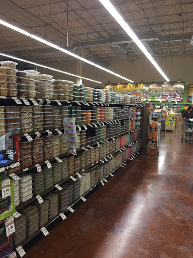 Grocery Store «Fresh Thyme Farmers Market- 82nd», reviews and photos, 4225 E 82nd St, Indianapolis, IN 46250, USA