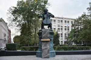 Monument to Mstislav Rostropovich image
