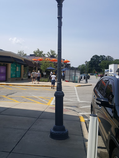 Computer Store «Apple Suburban Square», reviews and photos, 61 Saint James Pl, Ardmore, PA 19003, USA