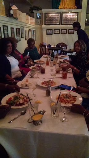 Movie Theater «Ridgeway Cinema Grill», reviews and photos, 5853 Ridgeway Center Pkwy, Memphis, TN 38120, USA