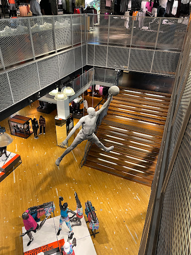 Clothing Store «Nike Portland», reviews and photos, 638 SW 5th Ave, Portland, OR 97201, USA