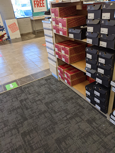 Shoe Store «Rack Room Shoes», reviews and photos, 2809 Battleground Ave, Greensboro, NC 27455, USA