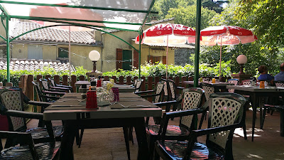 Restaurant Pétrarque et Laure à Fontaine-de-Vaucluse