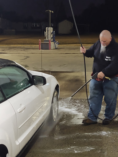 Dale's Car Wash in Sanford