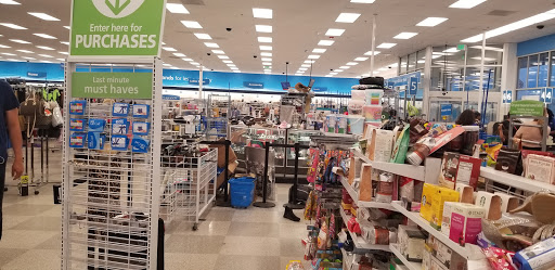 Clothing Store «Ross Dress for Less», reviews and photos, 6901 W Grand Ave, Gurnee, IL 60031, USA