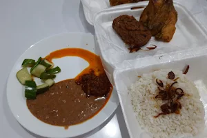 Nasi Uduk Ayam Goreng Suka Hati image