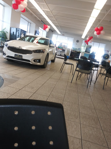 Car Dealer «World Car Kia South», reviews and photos, 7915 Interstate 35 Access Rd, San Antonio, TX 78224, USA