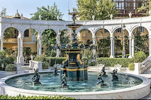 Philharmonic Fountain image