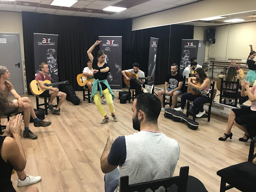 Imagen del negocio Clases de Guitarra Flamenca, Cante y Baile en Sevilla | Artes Escénicas Rebollar en Sevilla, Sevilla