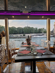 Photo n°18 de Eiffel Croisières - Péniche Ivoire - Croisière bistronomique à Paris ()