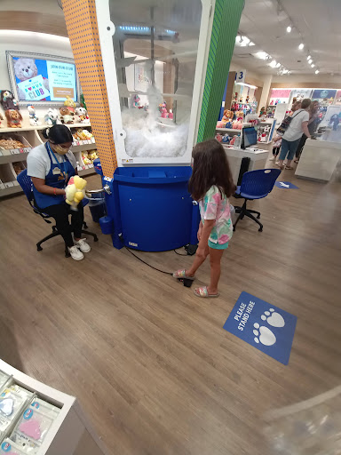 Shopping Mall «Smith Haven Mall», reviews and photos, 313 Smith Haven Mall, Lake Grove, NY 11755, USA