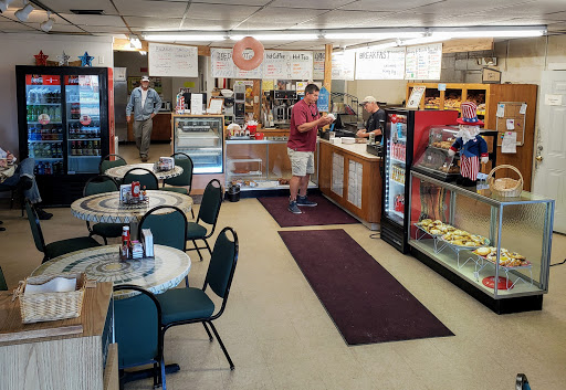 Bakery «Beach Donut Shop», reviews and photos, 344 E Main St, Clinton, CT 06413, USA