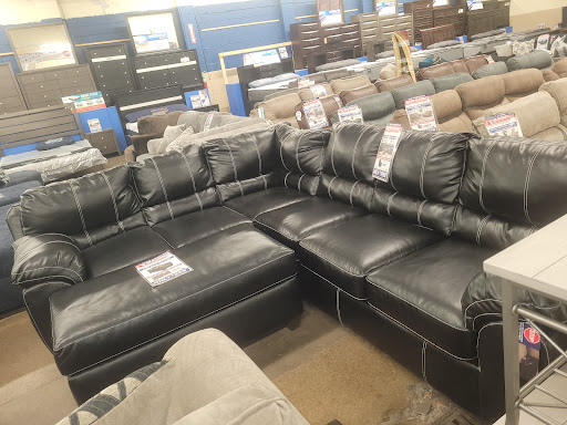 Furniture Store «American Freight Furniture and Mattress», reviews and photos, 3804 S 27th St, Milwaukee, WI 53221, USA